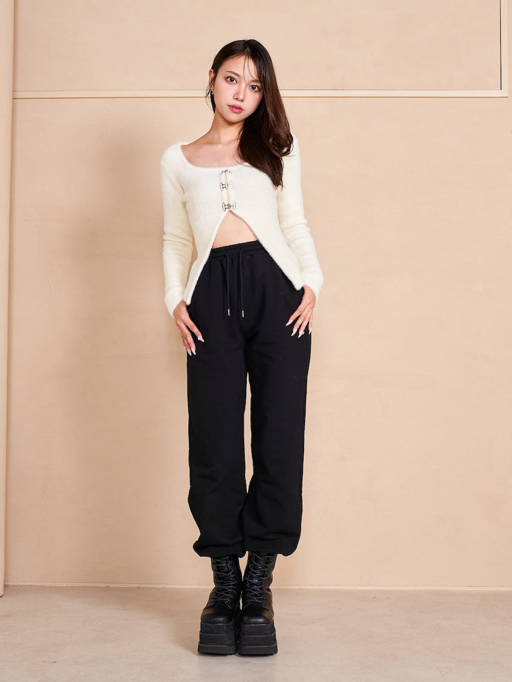 モデル:163cm(着用サイズ:FREE 着用カラー:BLK)