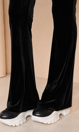 モデル:163cm(着用サイズ:FREE 着用カラー:BLK)