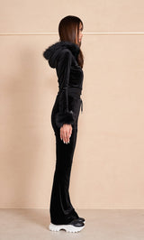 モデル:163cm(着用サイズ:FREE 着用カラー:BLK)