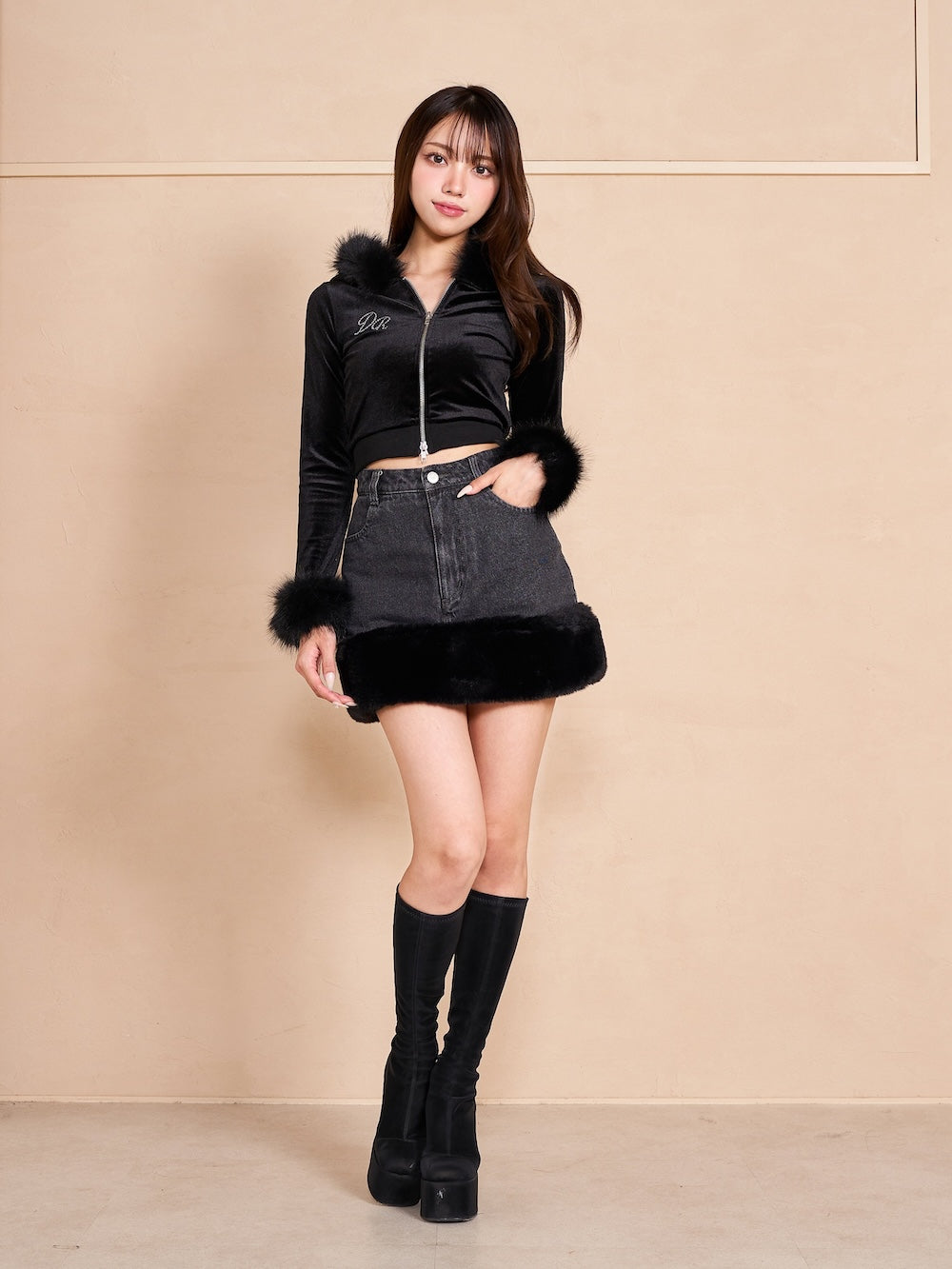 モデル:163cm(着用サイズ:FREE 着用カラー:BLK)