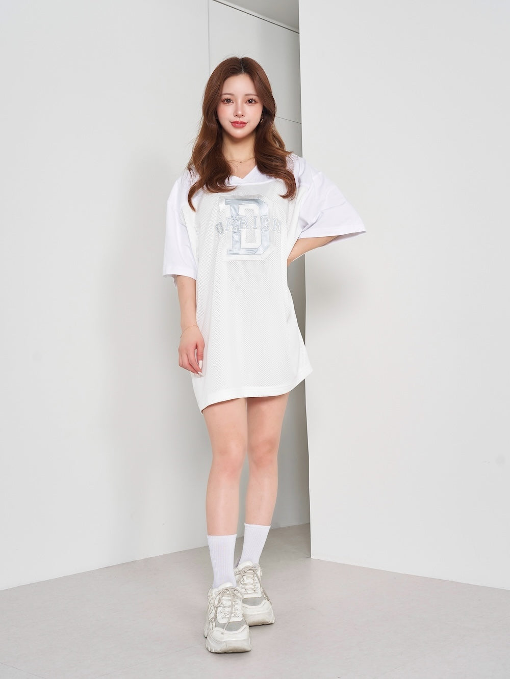 モデル:158cm(着用サイズ:FREE 着用カラー:WHT)
