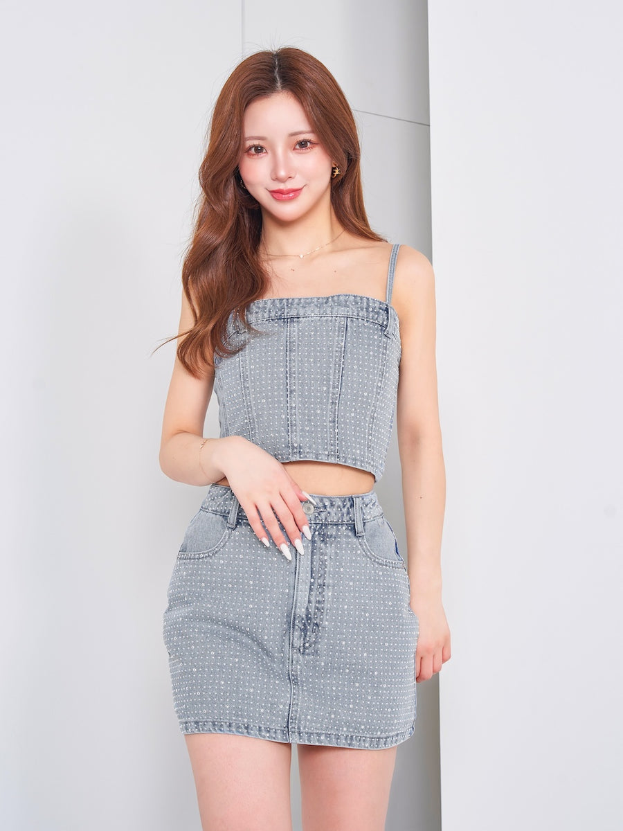 モデル:158cm(着用サイズ:FREE 着用カラー:I-BLU)