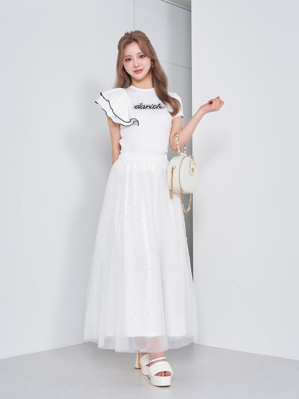 モデル:158cm(着用サイズ:FREE 着用カラー:WHT)