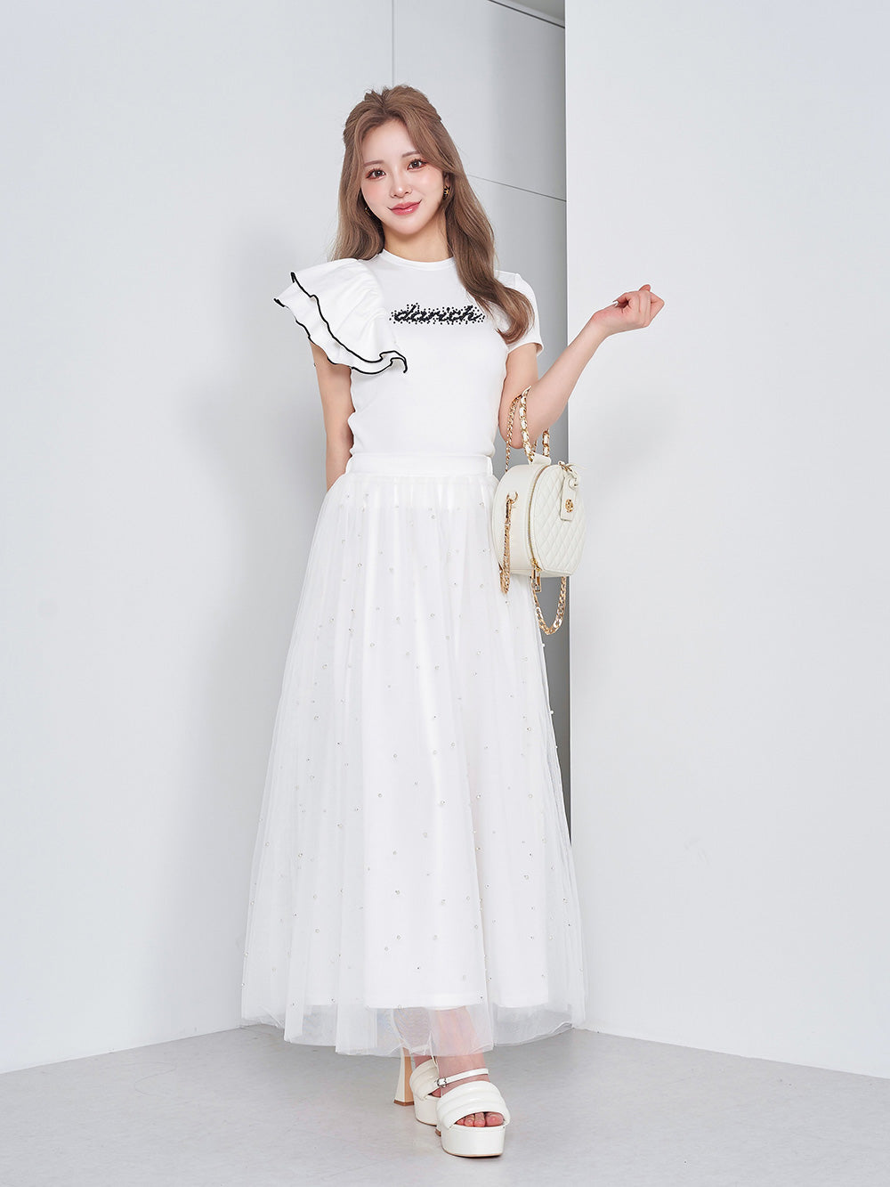 モデル:158cm(着用サイズ:FREE 着用カラー:WHT)