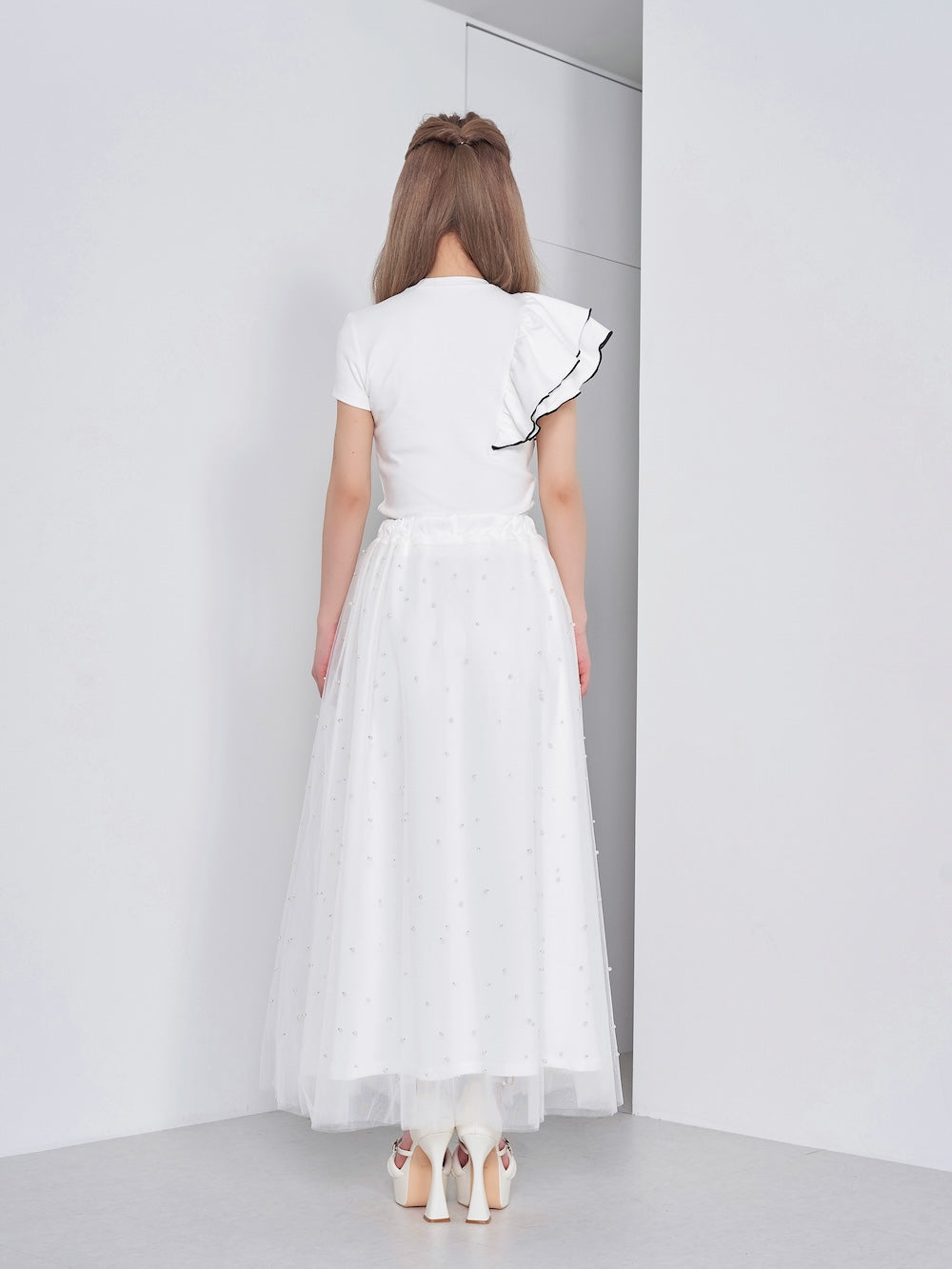 モデル:158cm(着用サイズ:FREE 着用カラー:WHT)