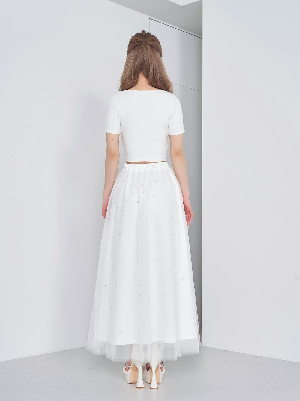 モデル:155cm(着用サイズ:FREE 着用カラー:WHT)