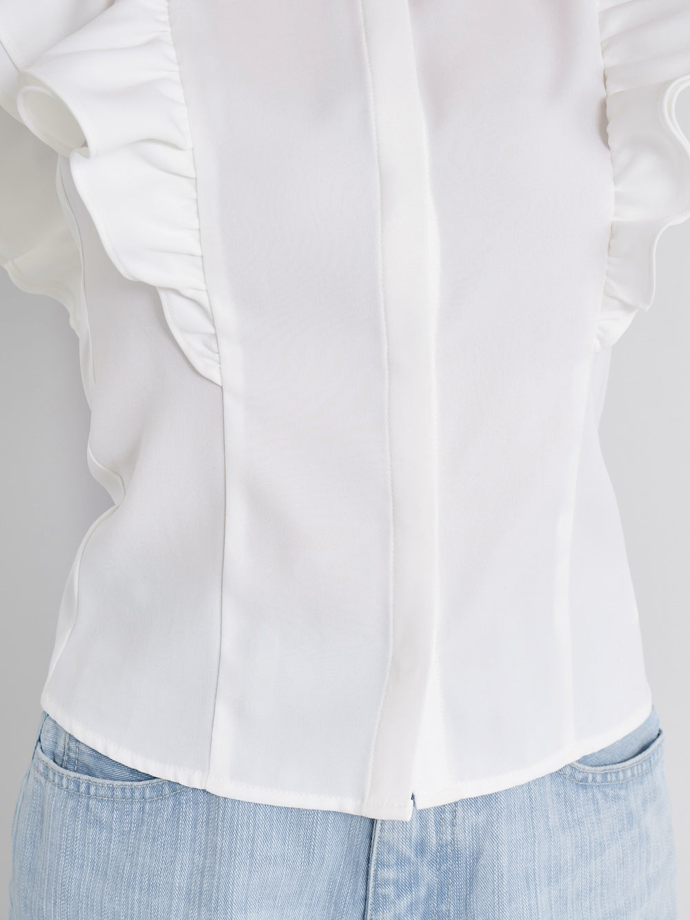 モデル:158cm(着用サイズ:FREE 着用カラー:WHT)