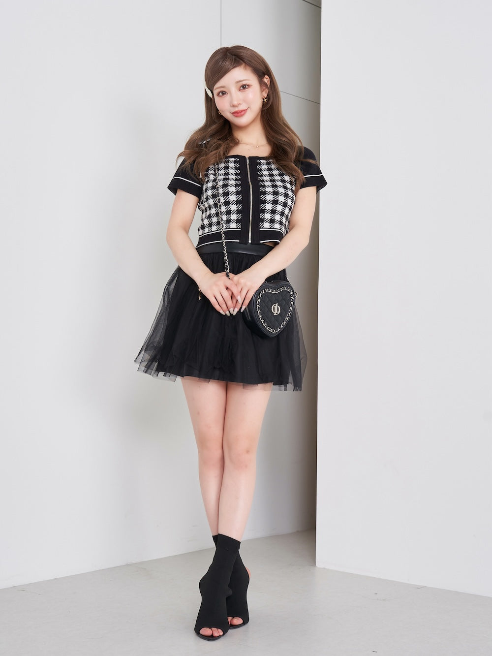 モデル:158cm(着用サイズ:FREE 着用カラー:BLK)