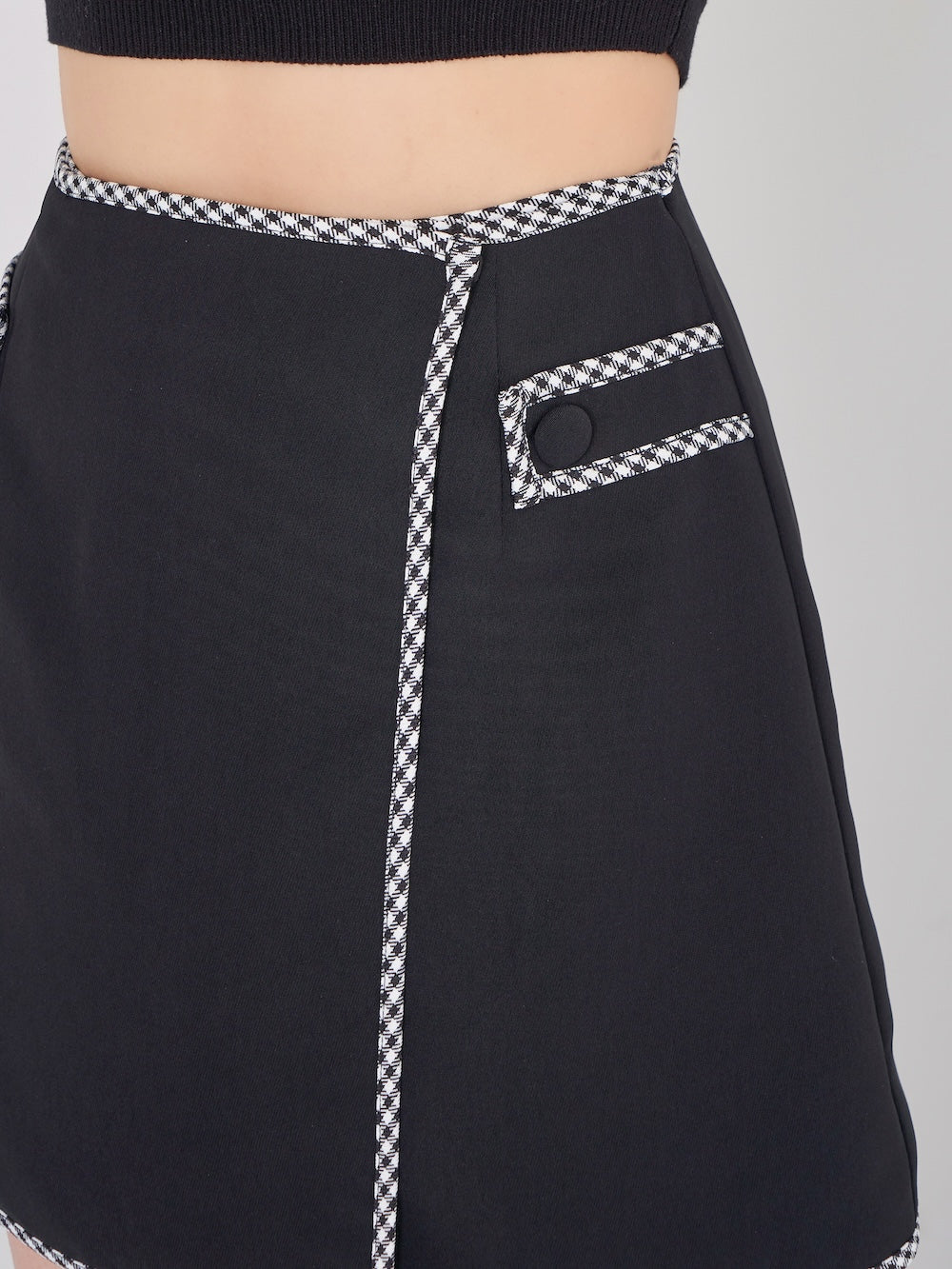 モデル:158cm(着用サイズ:S 着用カラー:BLK)