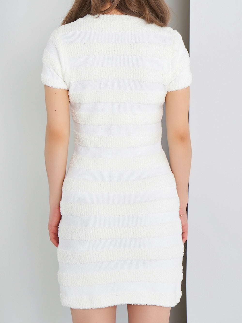 モデル:158cm(着用サイズ:FREE 着用カラー:WHT)