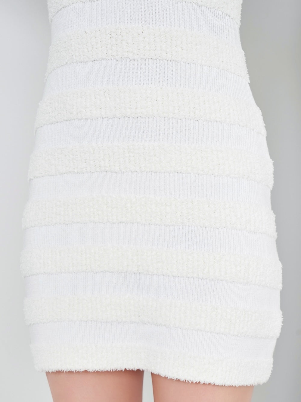 モデル:158cm(着用サイズ:FREE 着用カラー:WHT)