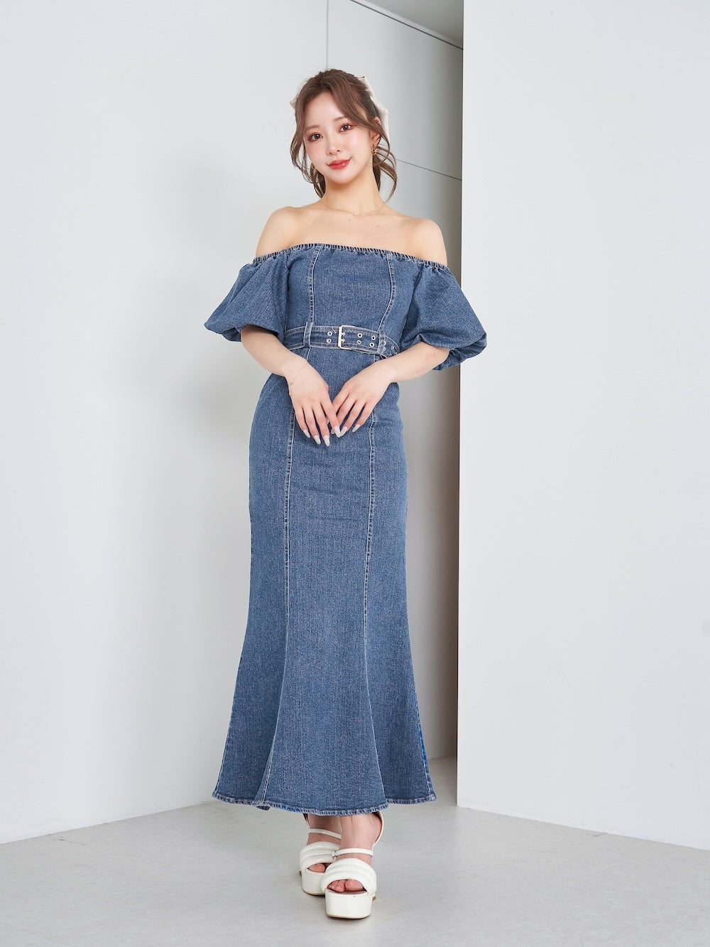 モデル:158cm(着用サイズ:FREE 着用カラー:BLU)