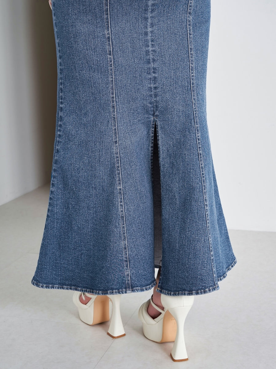 モデル:158cm(着用サイズ:FREE 着用カラー:BLU)