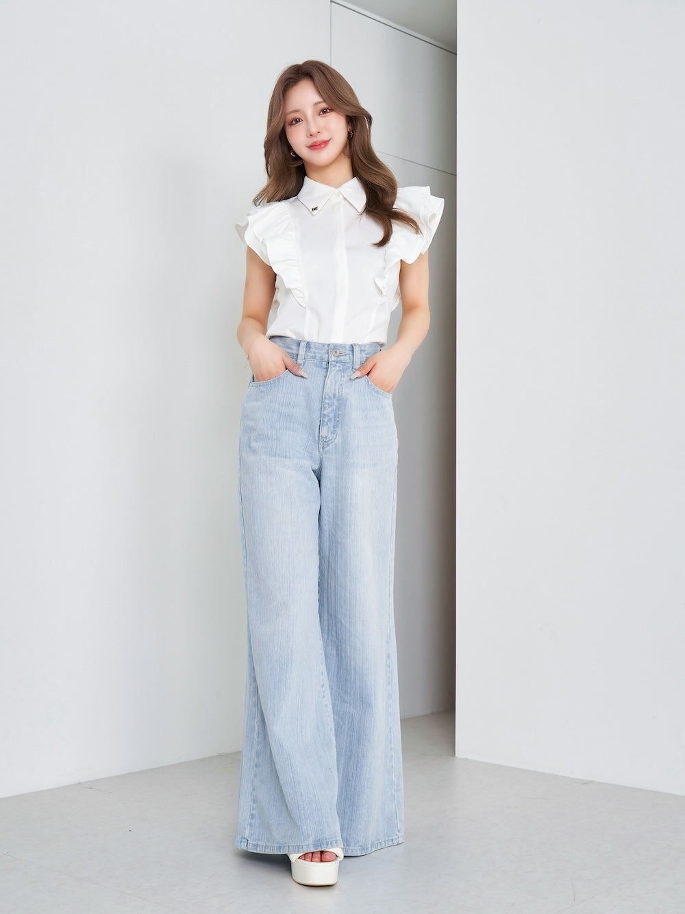 モデル:158cm(着用サイズ:S 着用カラー:I-BLU)