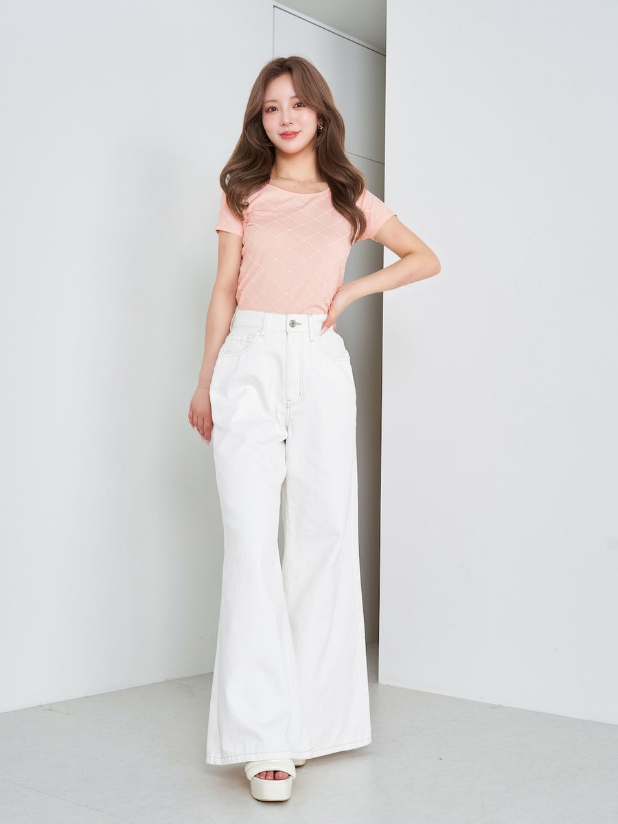 モデル:158cm(着用サイズ:S 着用カラー:WHT)