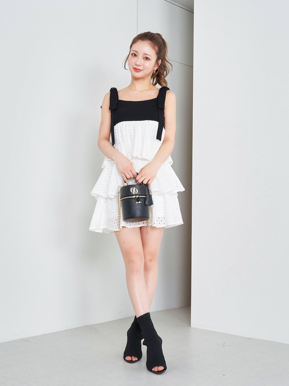 モデル:158cm(着用サイズ:FREE 着用カラー:BLK)
