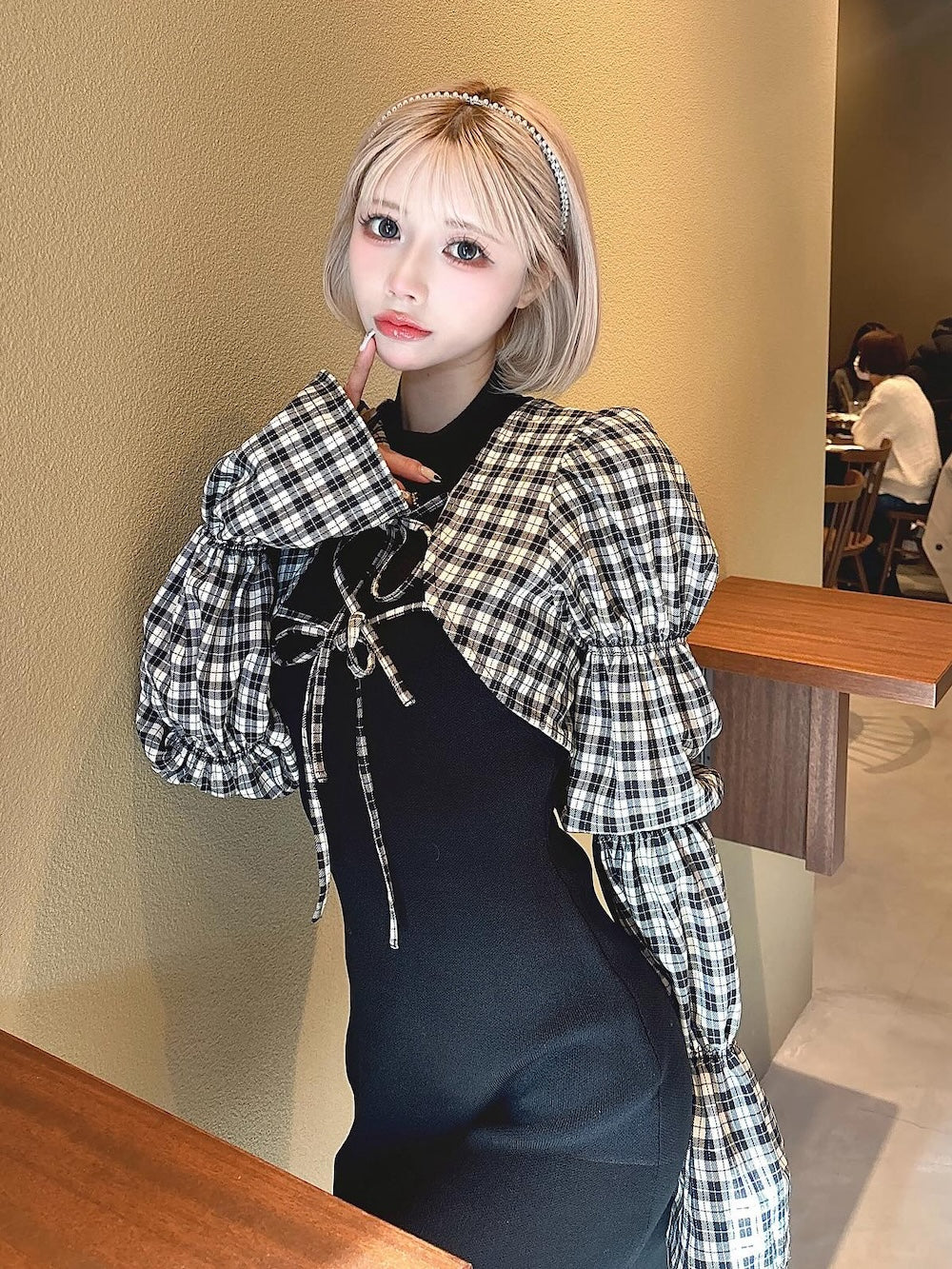 モデル:155cm(着用サイズ:FREE 着用カラー:BLK)