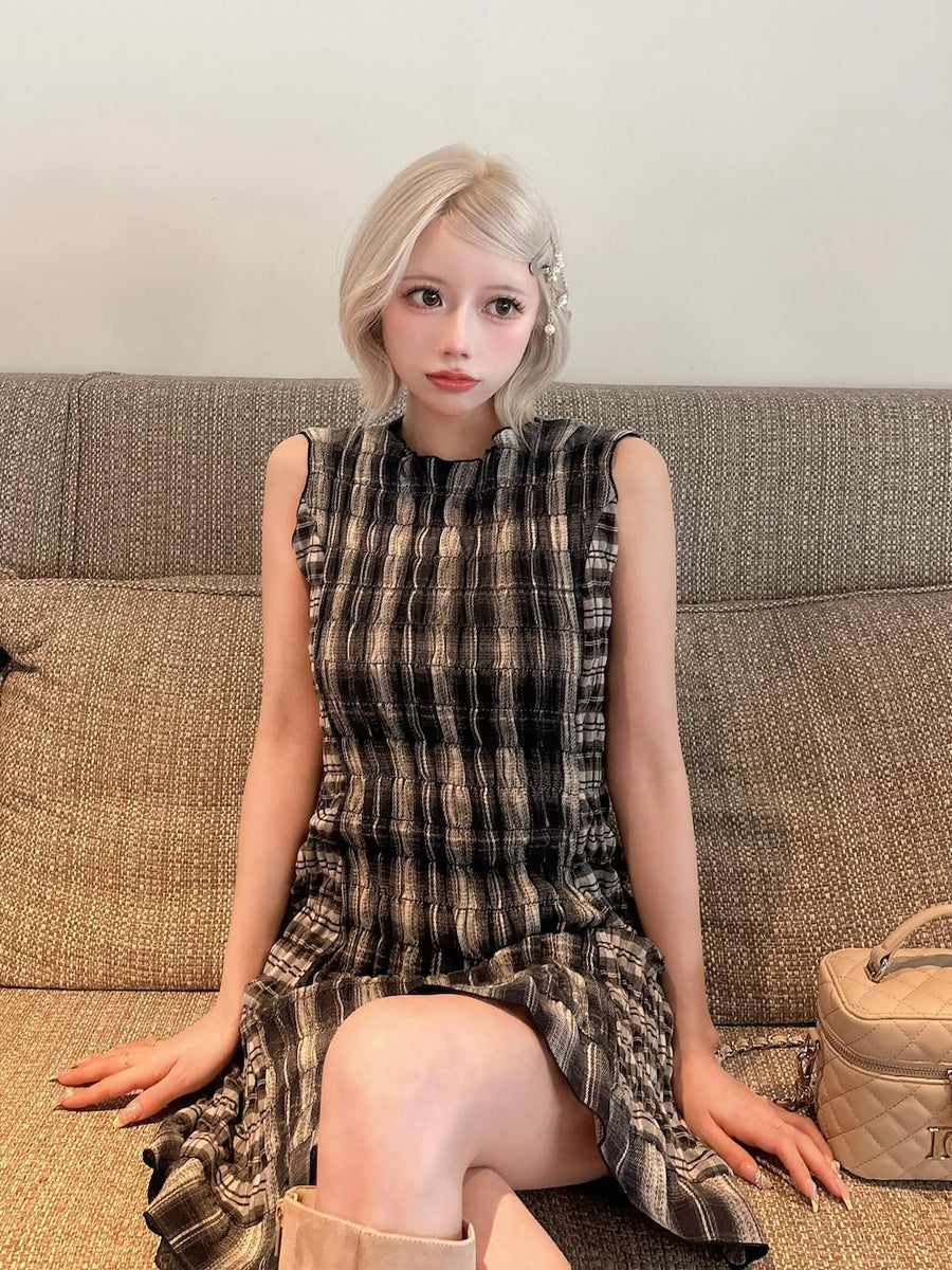 モデル:155cm(着用サイズ:FREE 着用カラー:NVY)