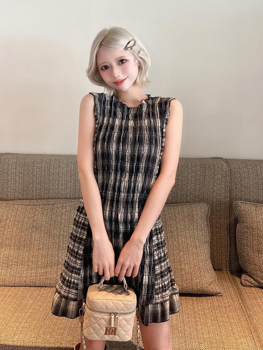 モデル:155cm(着用サイズ:FREE 着用カラー:NVY)