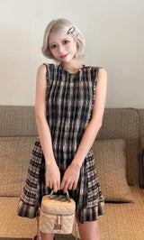 モデル:155cm(着用サイズ:FREE 着用カラー:NVY)