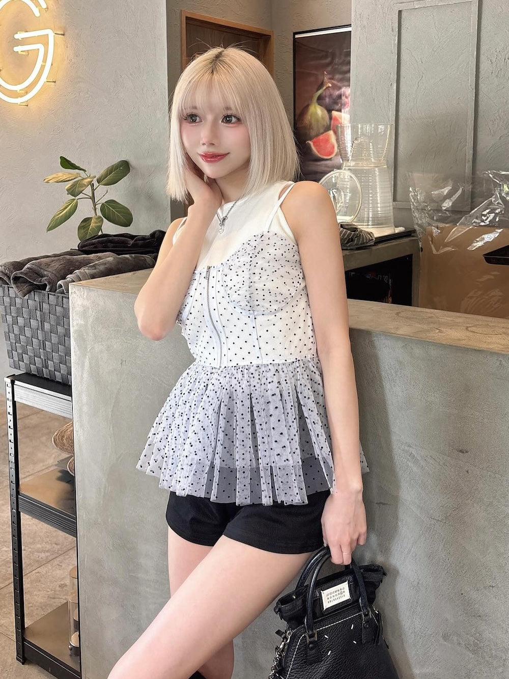モデル:155cm(着用サイズ:FREE 着用カラー:WHT)