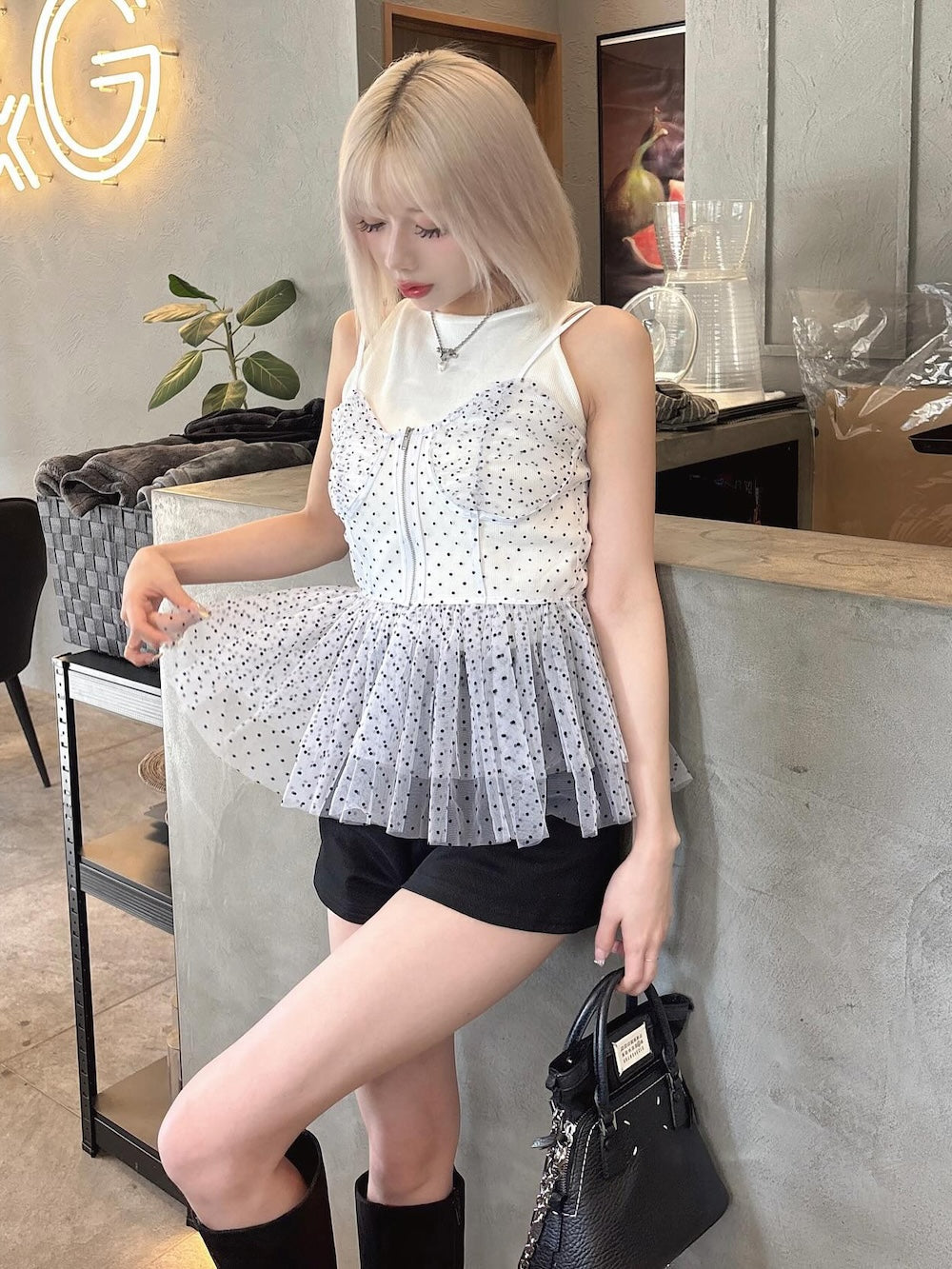 モデル:155cm(着用サイズ:FREE 着用カラー:WHT)