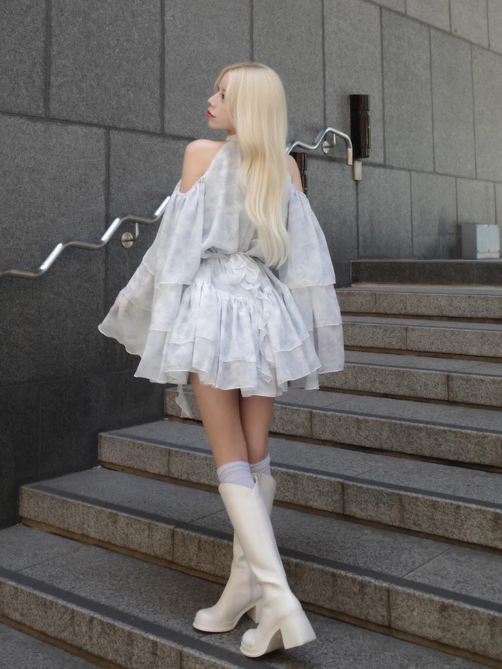 モデル:155cm(着用サイズ:FREE 着用カラー:SAX)