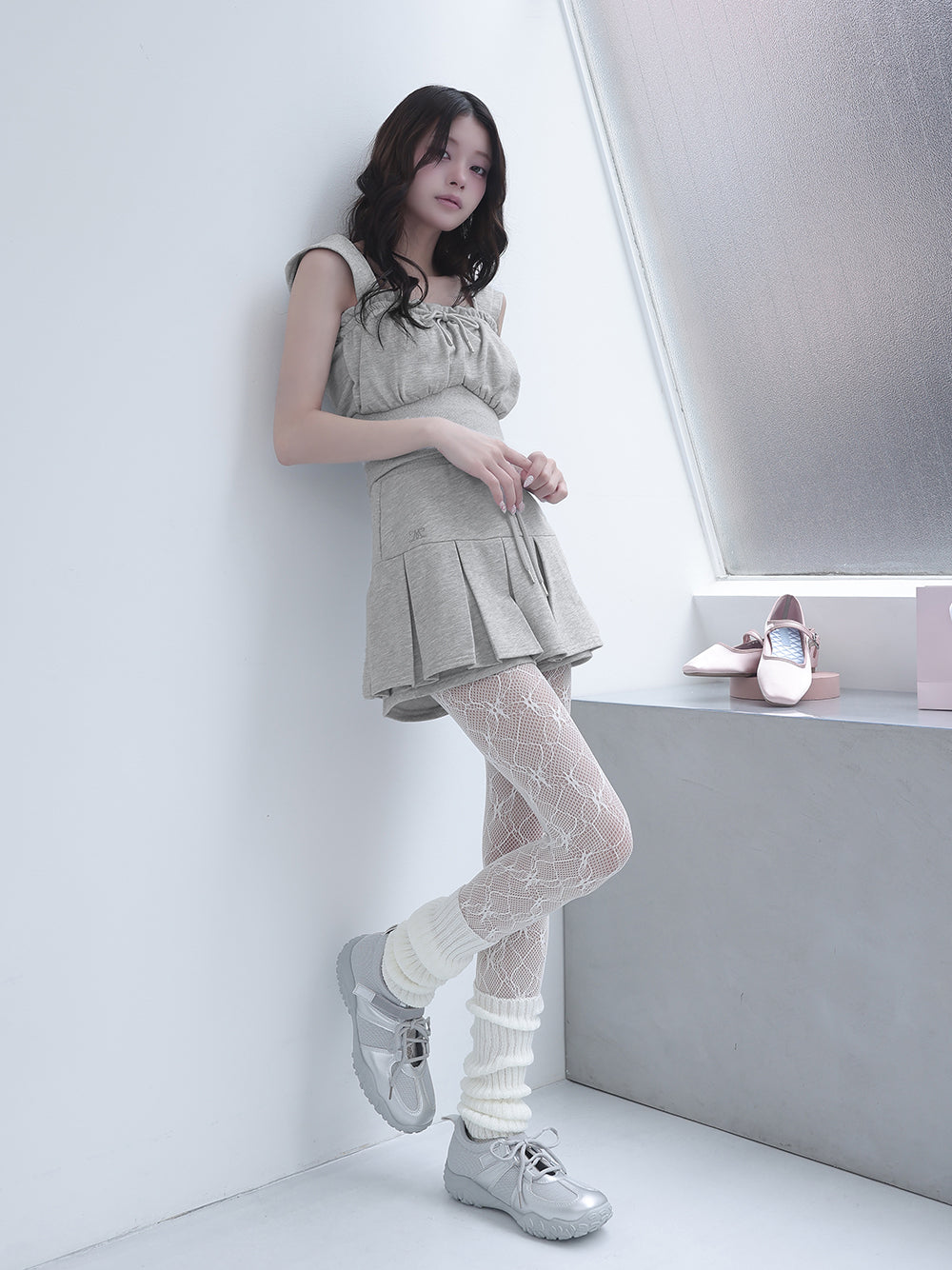 モデル:160cm(着用サイズ:FREE 着用カラー:GRY)