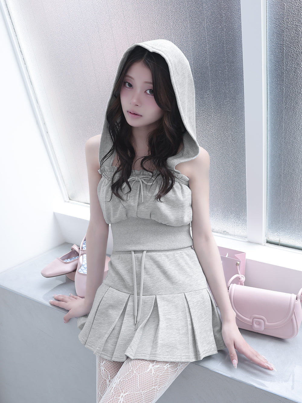 モデル:160cm(着用サイズ:FREE 着用カラー:GRY)