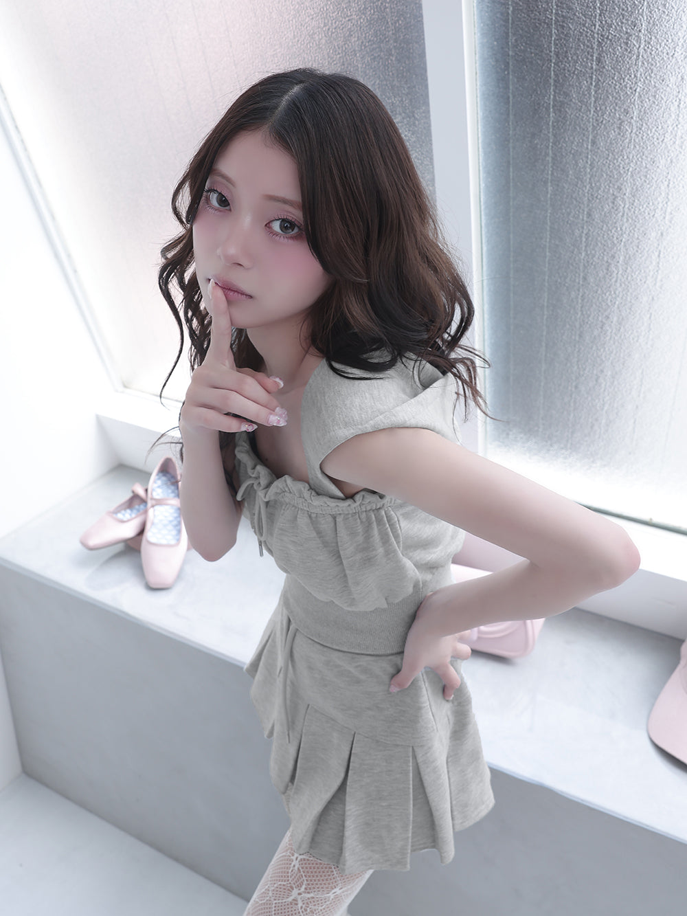 モデル:160cm(着用サイズ:FREE 着用カラー:GRY)