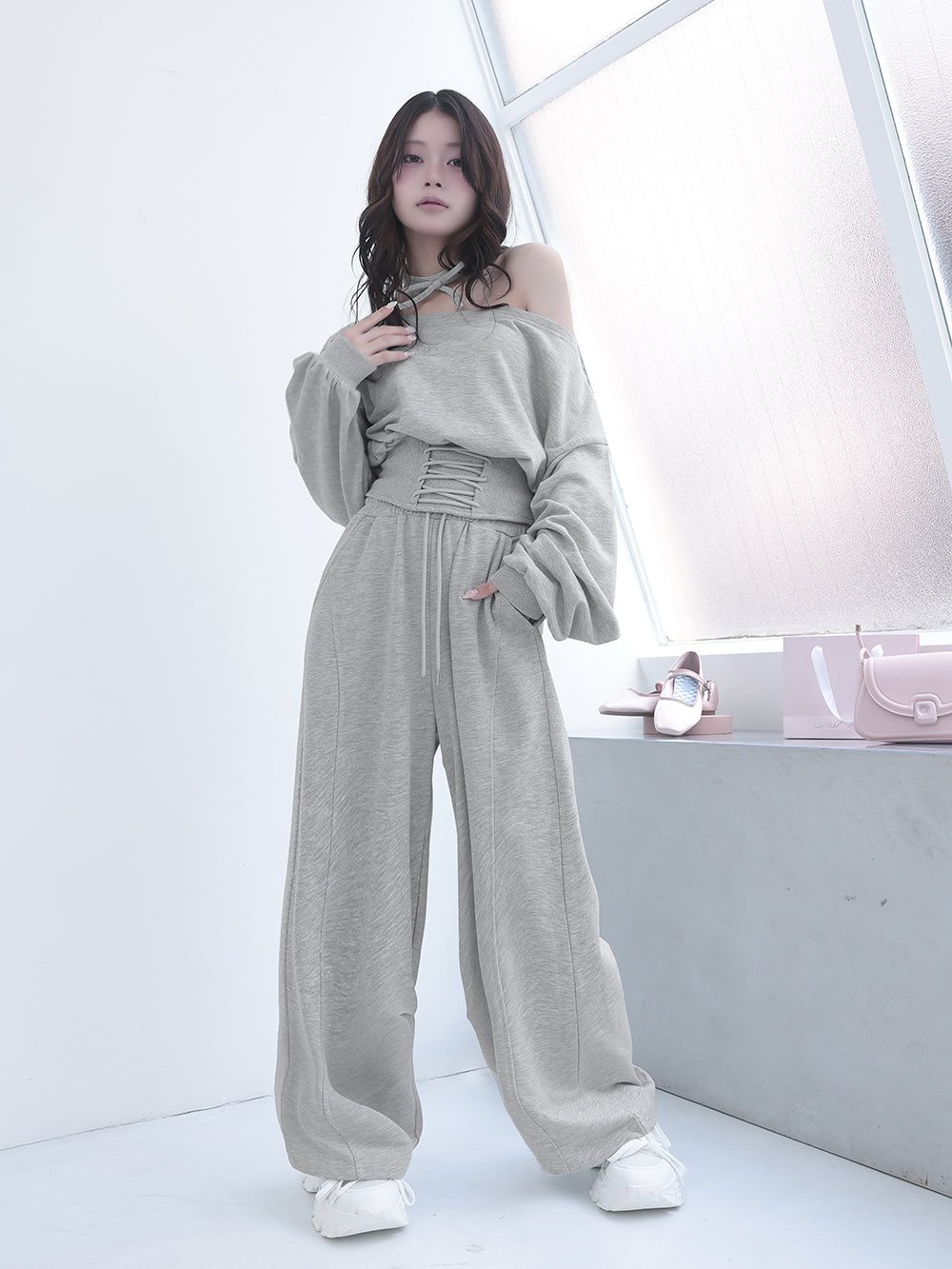 モデル:160cm(着用サイズ:FREE 着用カラー:GRY)