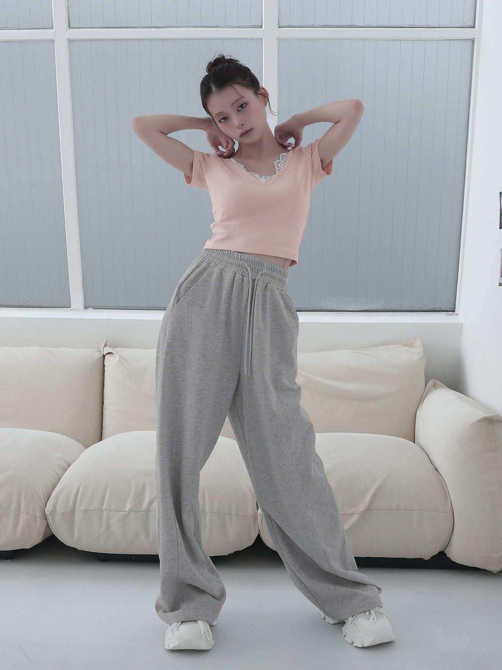モデル:160cm(着用サイズ:FREE 着用カラー:GRY)