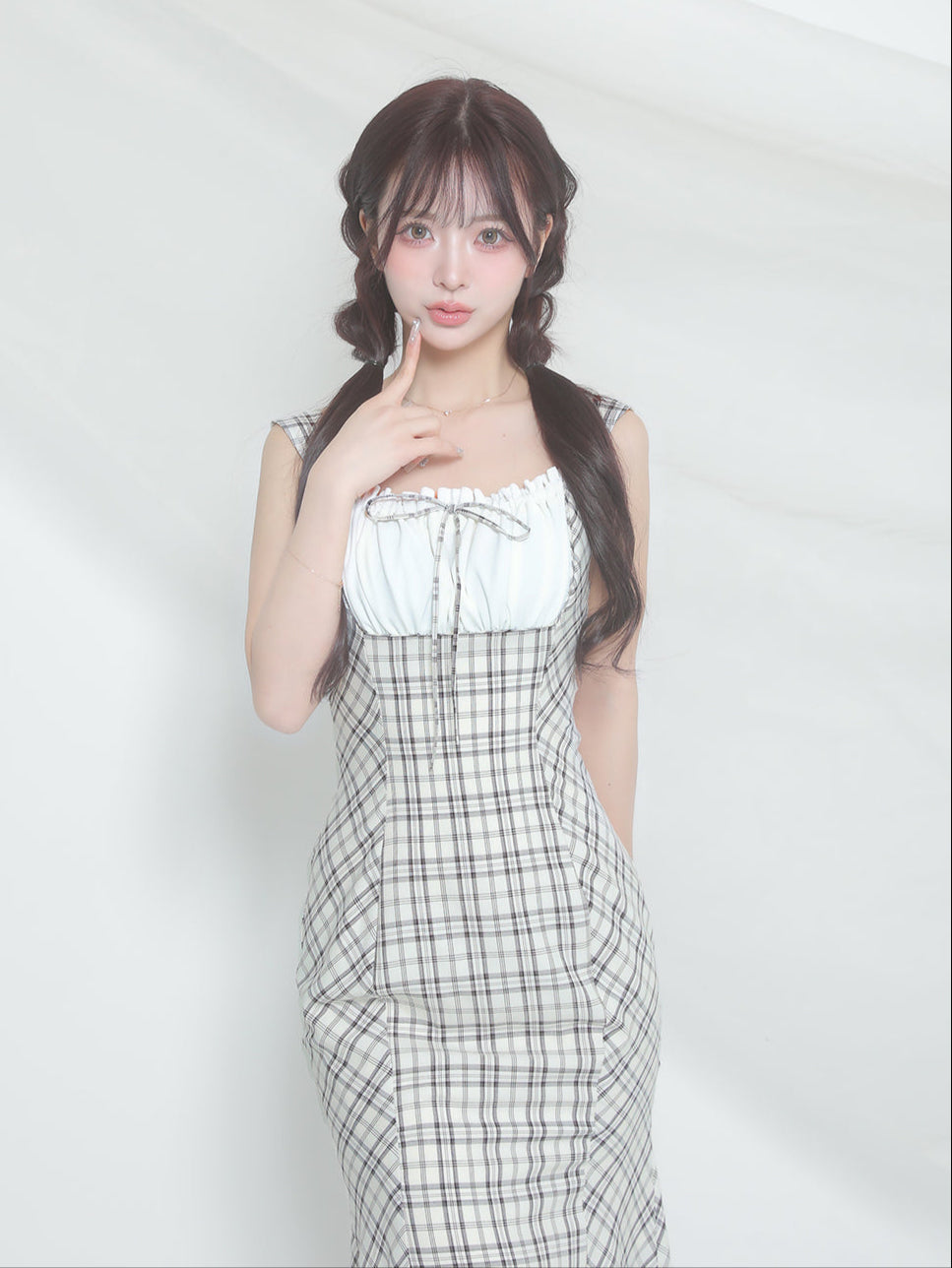 モデル:158cm(着用サイズ:FREE 着用カラー:BLK)
