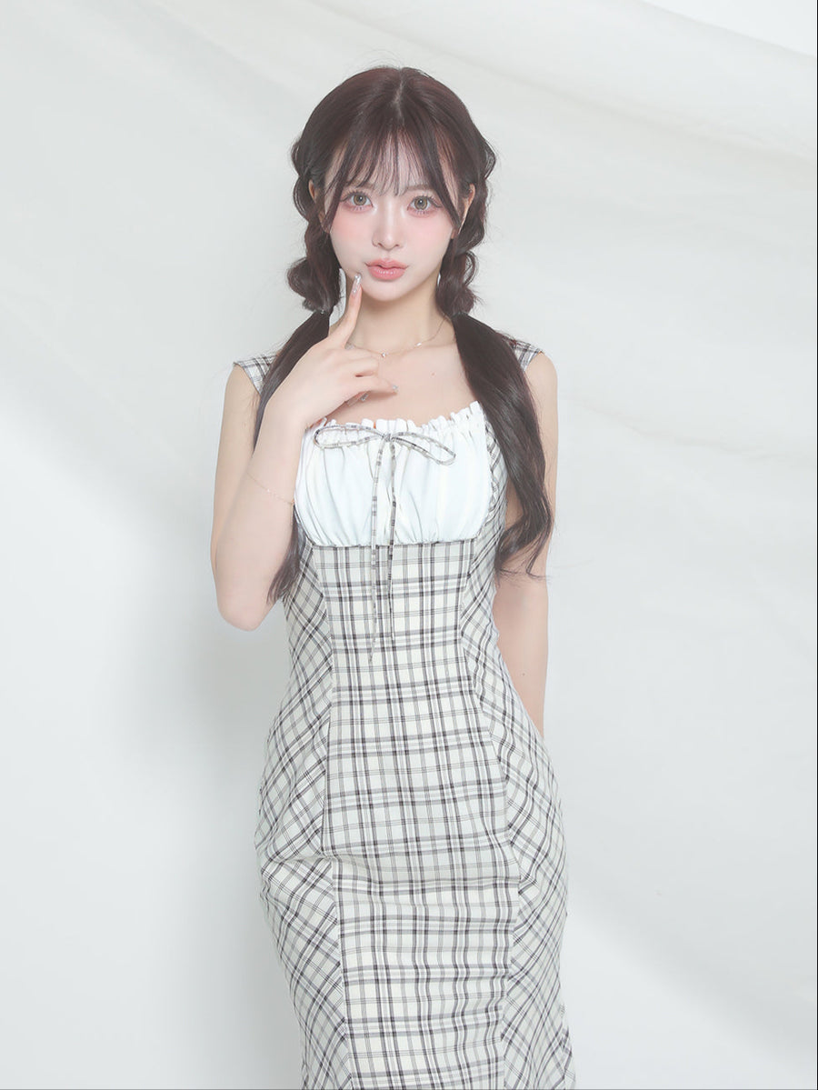 モデル:158cm(着用サイズ:FREE 着用カラー:BLK)