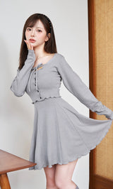 モデル:158cm(着用サイズ:FREE 着用カラー:GRY)