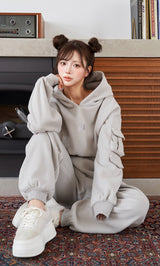 モデル:158cm(着用サイズ:FREE 着用カラー:GRY)