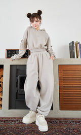 モデル:158cm(着用サイズ:FREE 着用カラー:GRY)