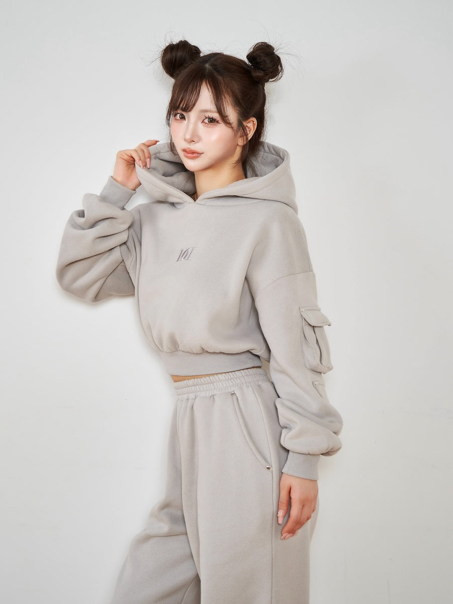 モデル:158cm(着用サイズ:FREE 着用カラー:GRY)