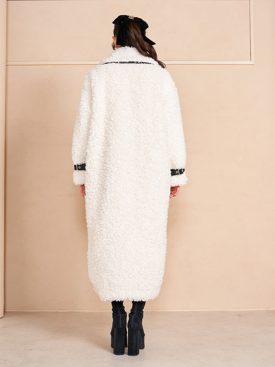 モデル:164cm(着用サイズ:FREE 着用カラー:IVO)