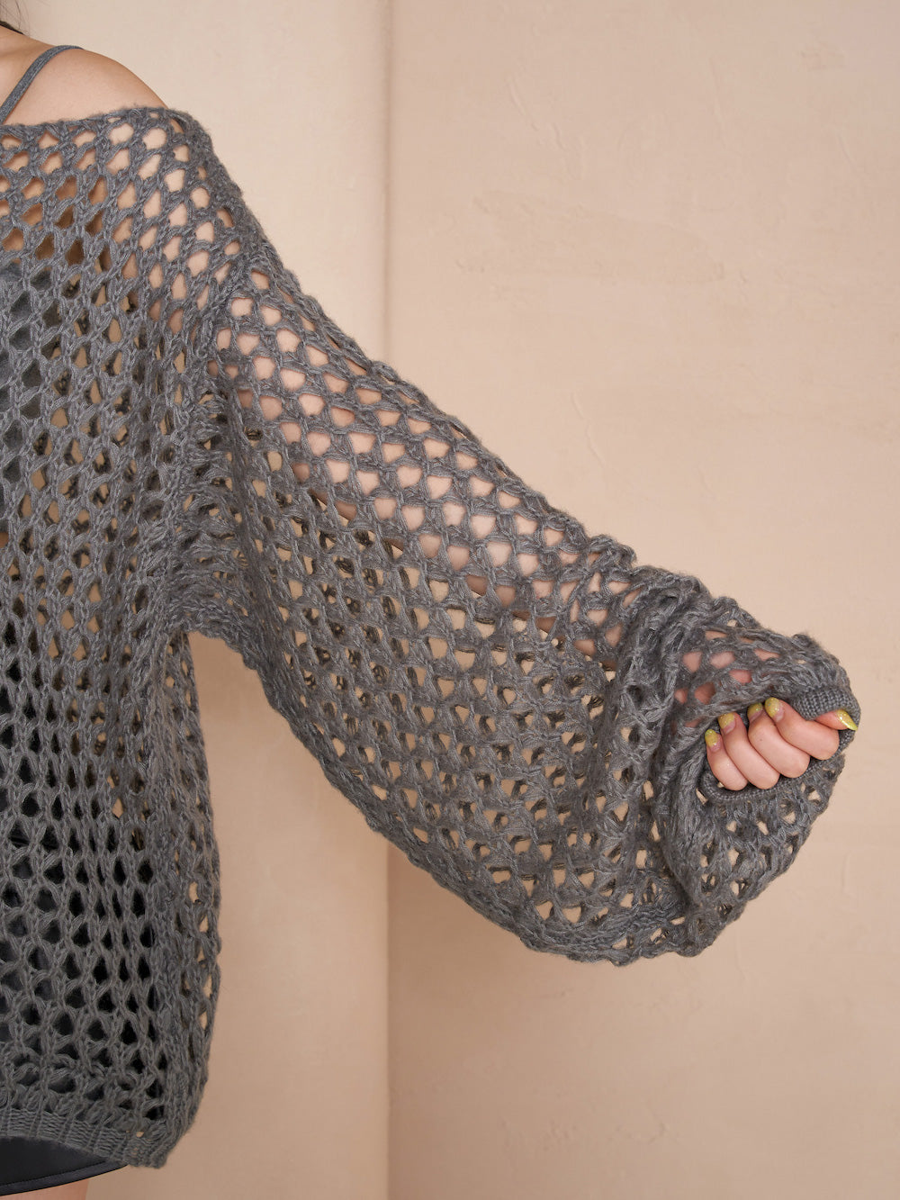 モデル:164cm(着用サイズ:FREE 着用カラー:GRY)