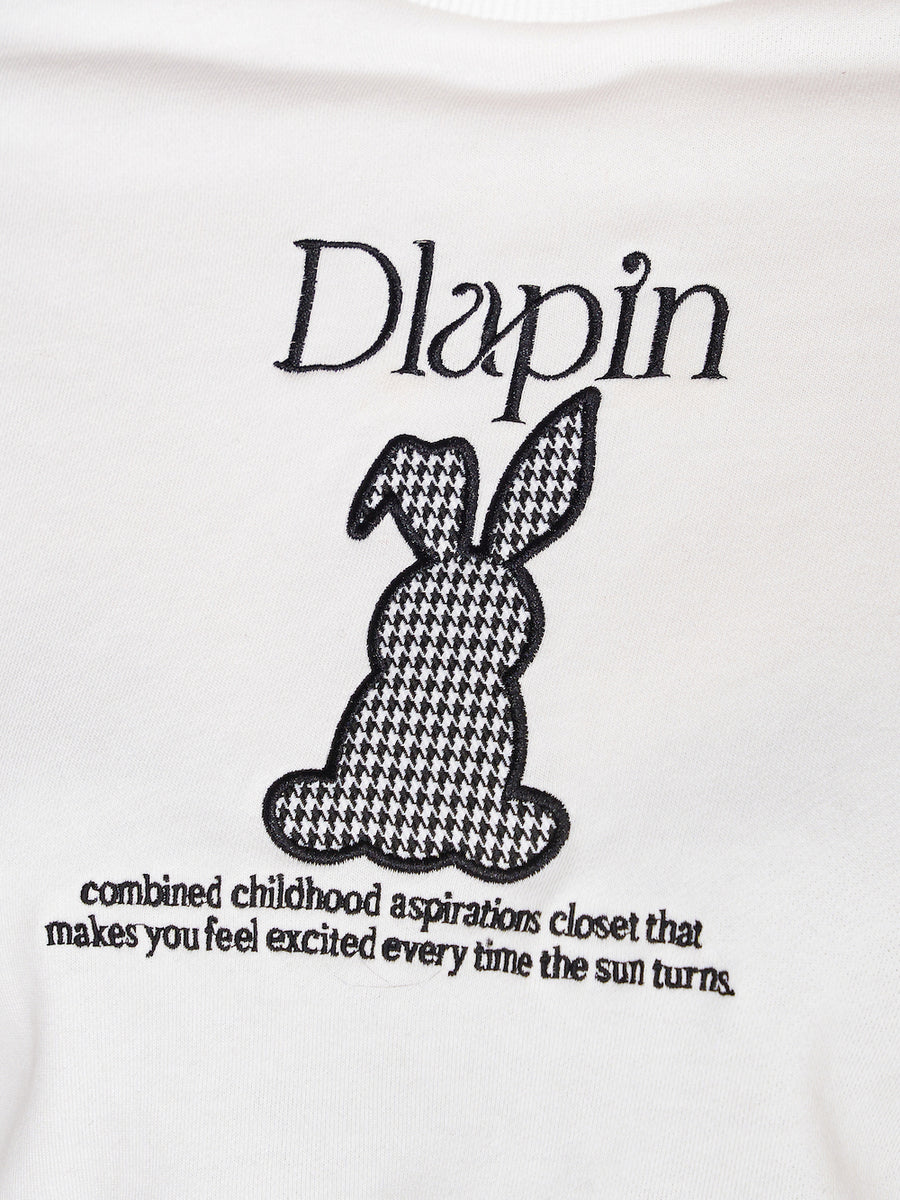 モデル:164cm(着用サイズ:FREE 着用カラー:WHT)