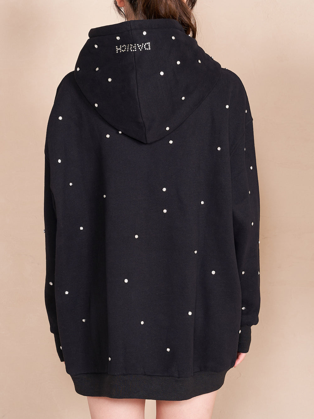 モデル:164cm(着用サイズ:FREE 着用カラー:BLK)