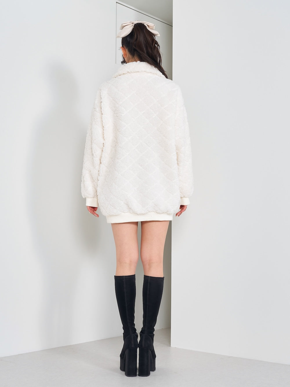 モデル:164cm(着用サイズ:FREE 着用カラー:IVO)