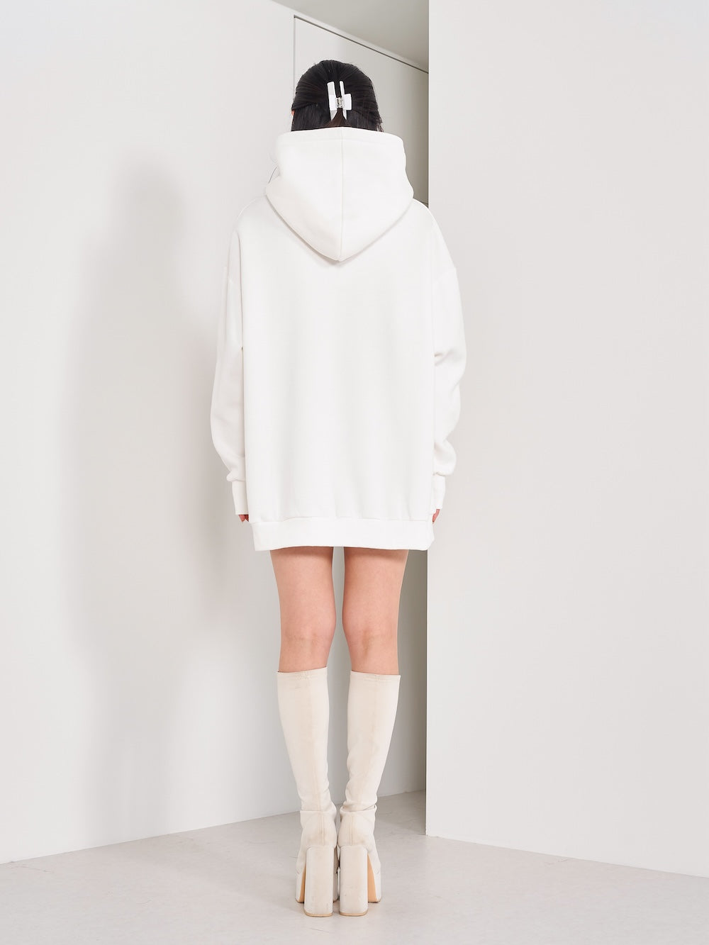 モデル:164cm(着用サイズ:FREE 着用カラー:WHT)