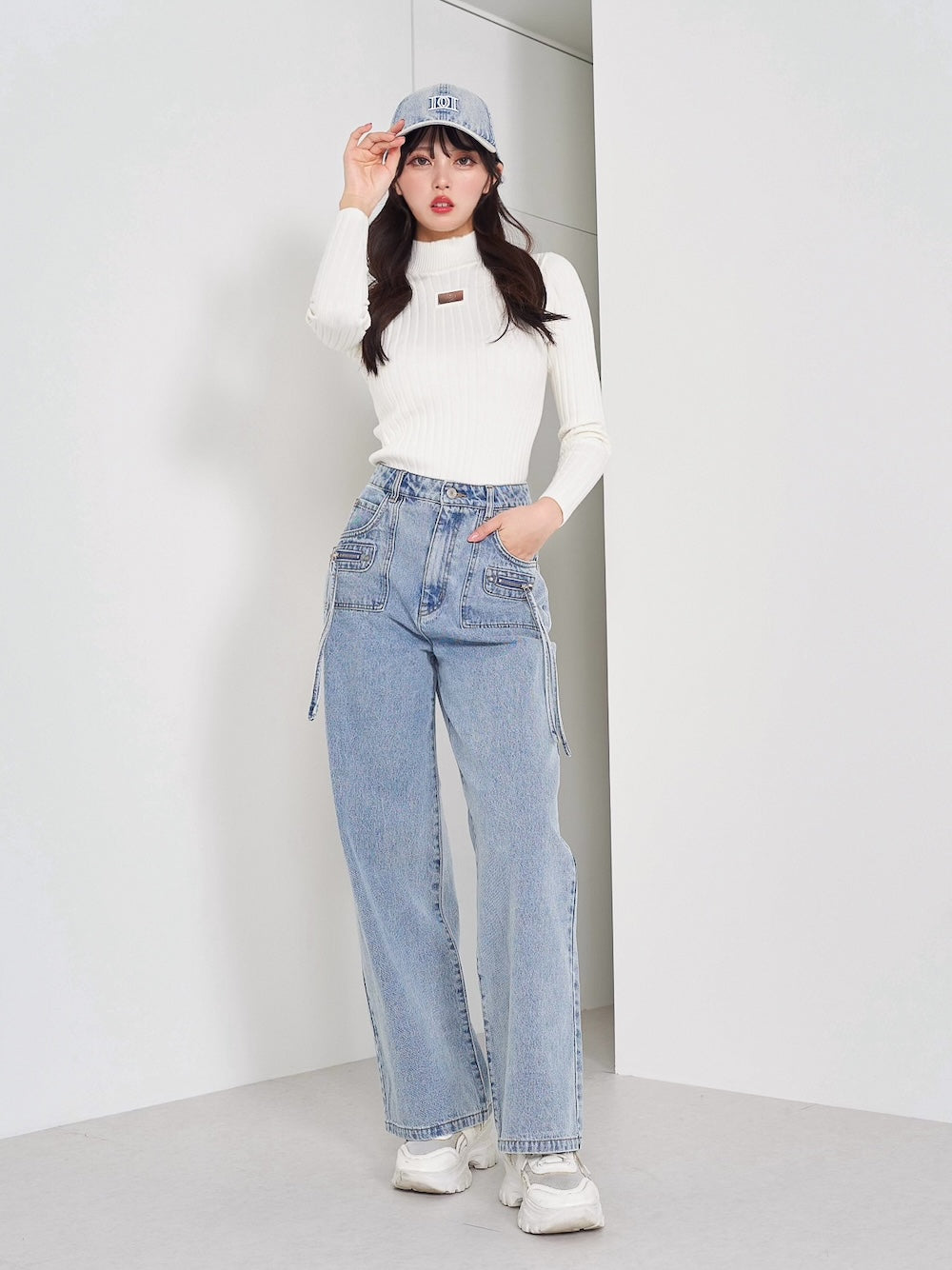 モデル:164cm(着用サイズ:FREE 着用カラー:WHT)