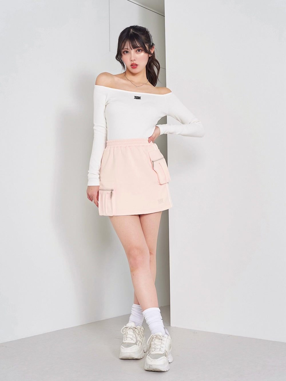 モデル:164cm(着用サイズ:FREE 着用カラー:WHT)
