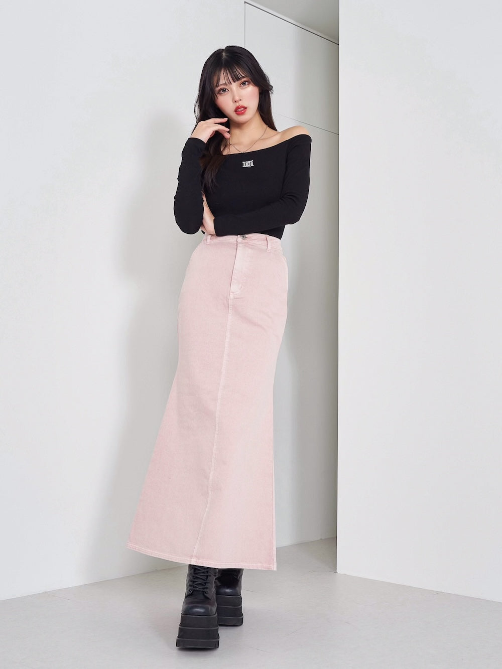 モデル:164cm(着用サイズ:FREE 着用カラー:BLK)