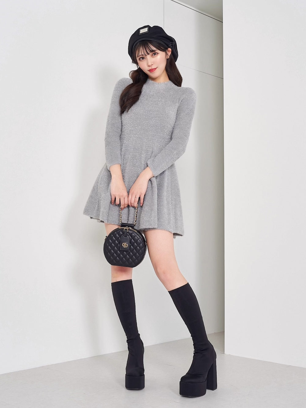 モデル:164cm(着用サイズ:FREE 着用カラー:GRY)