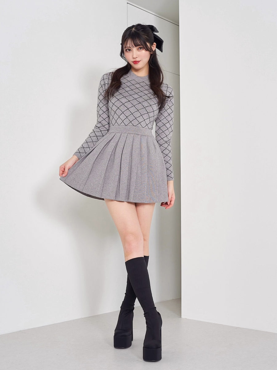 モデル:164cm(着用サイズ:FREE 着用カラー:GRY)