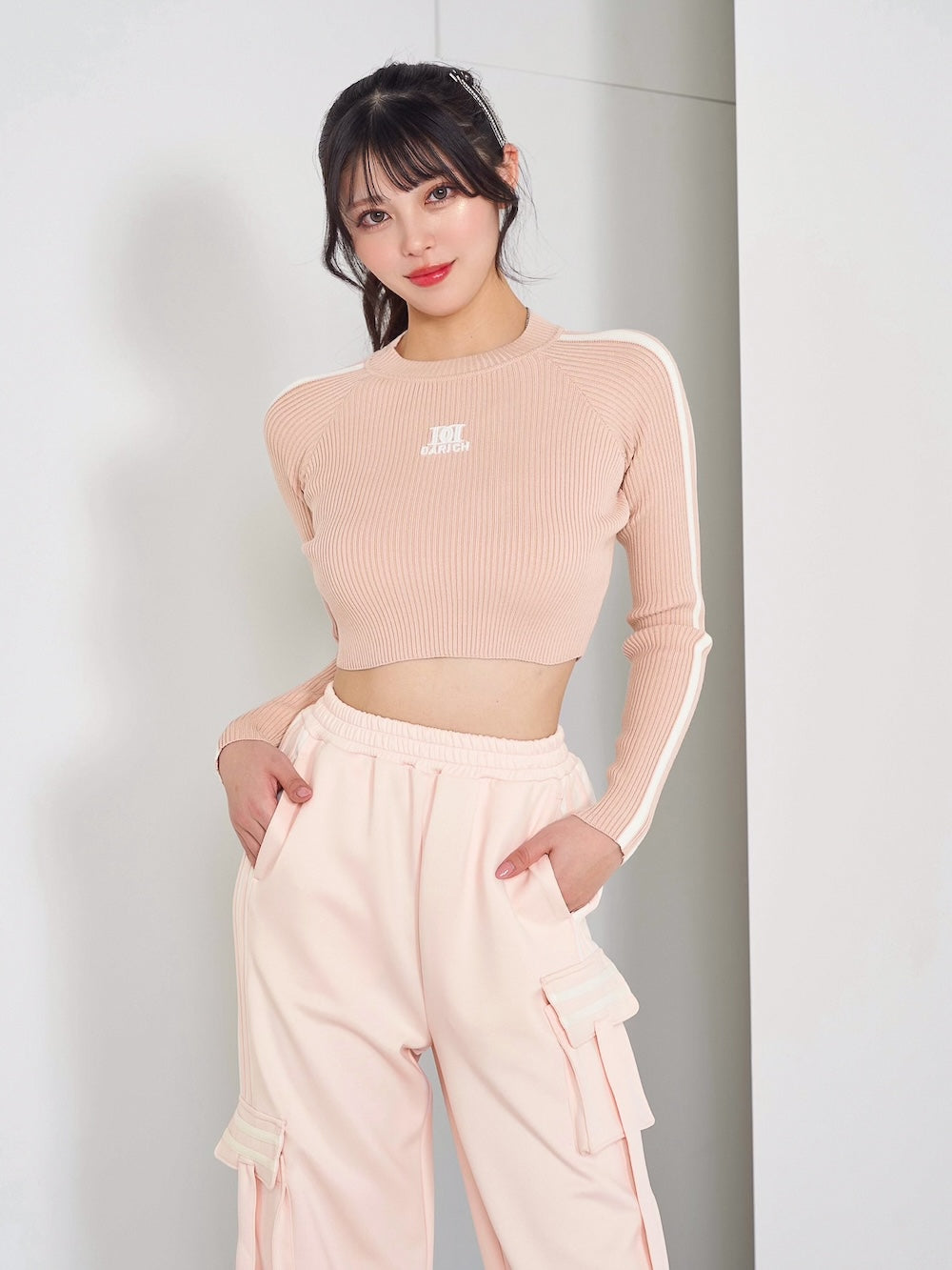 モデル:164cm(着用サイズ:FREE 着用カラー:PNK)